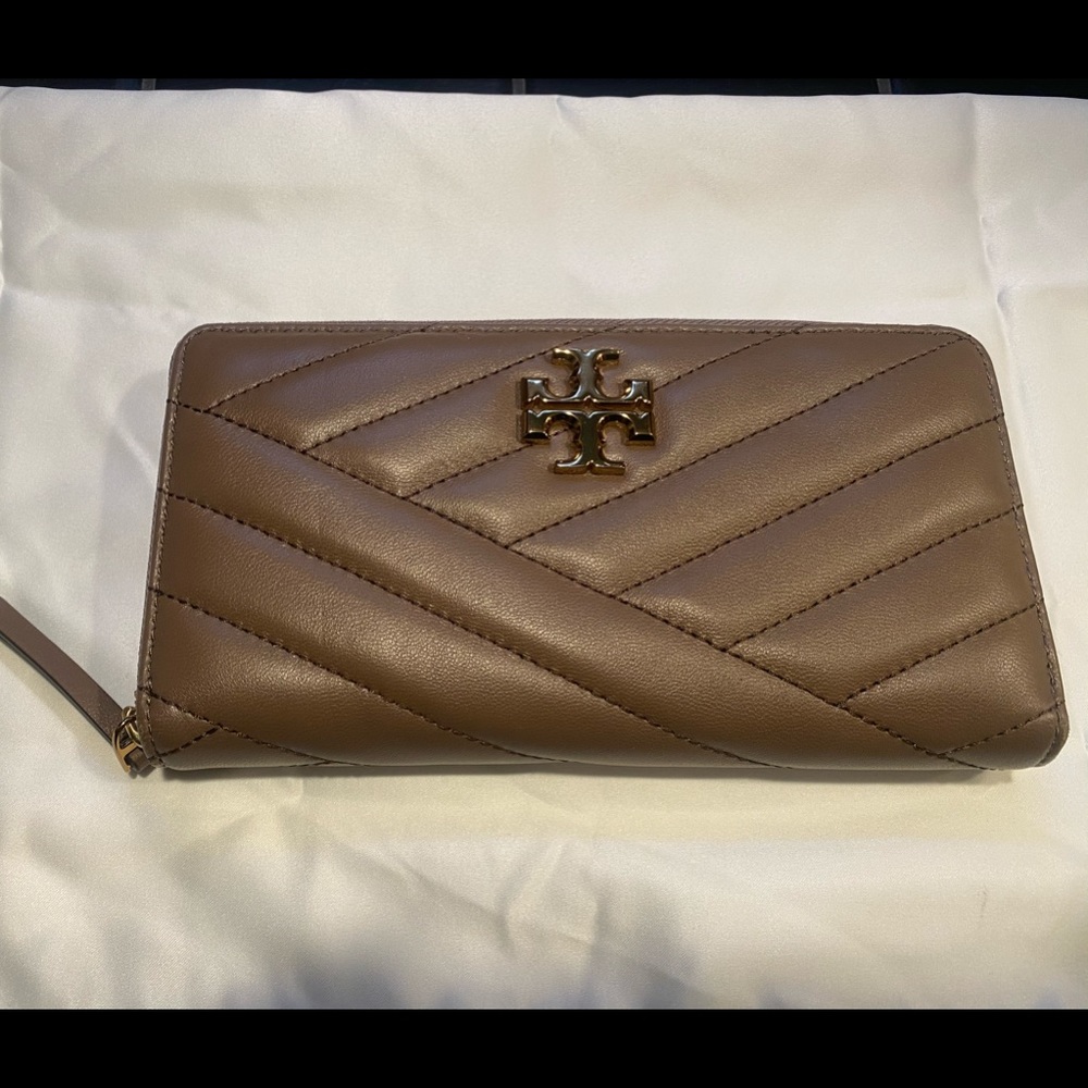 Kia Chevron Wallet Tory Burch